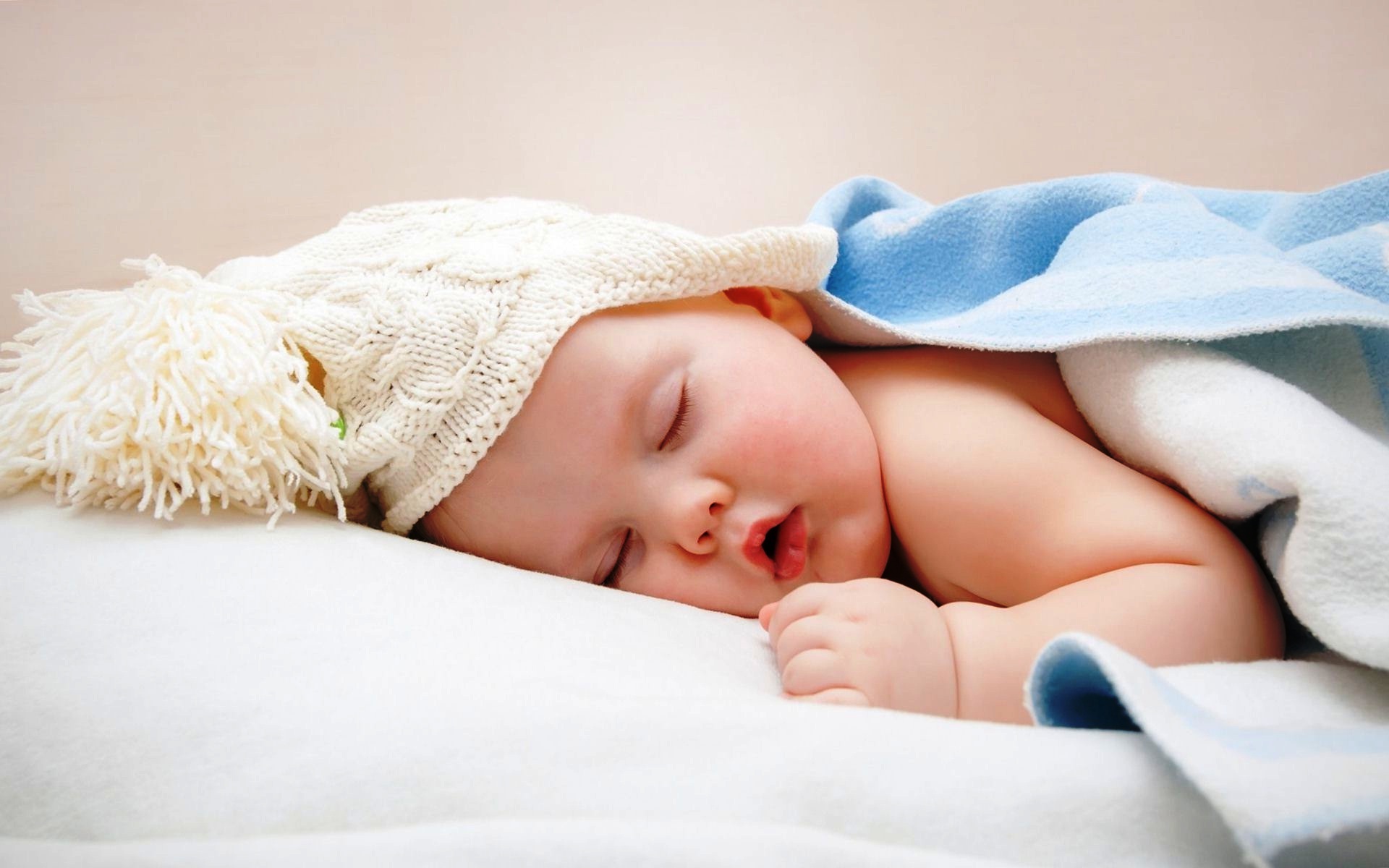 Видеть во сне ребенка грудного на руках. Спящий младенец.