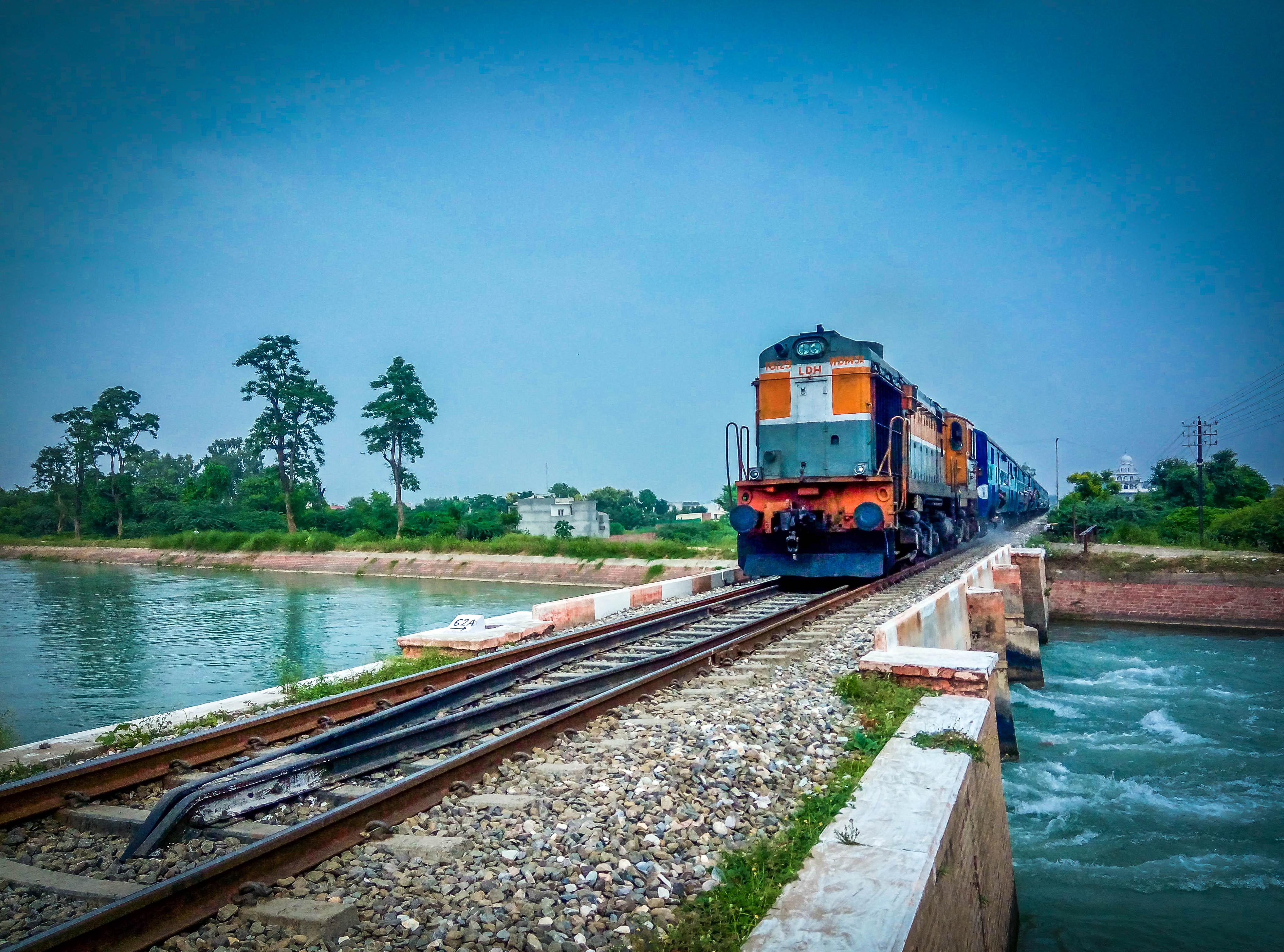 papier peint train indien,piste,chemin de fer,véhicule,train,matériel roulant