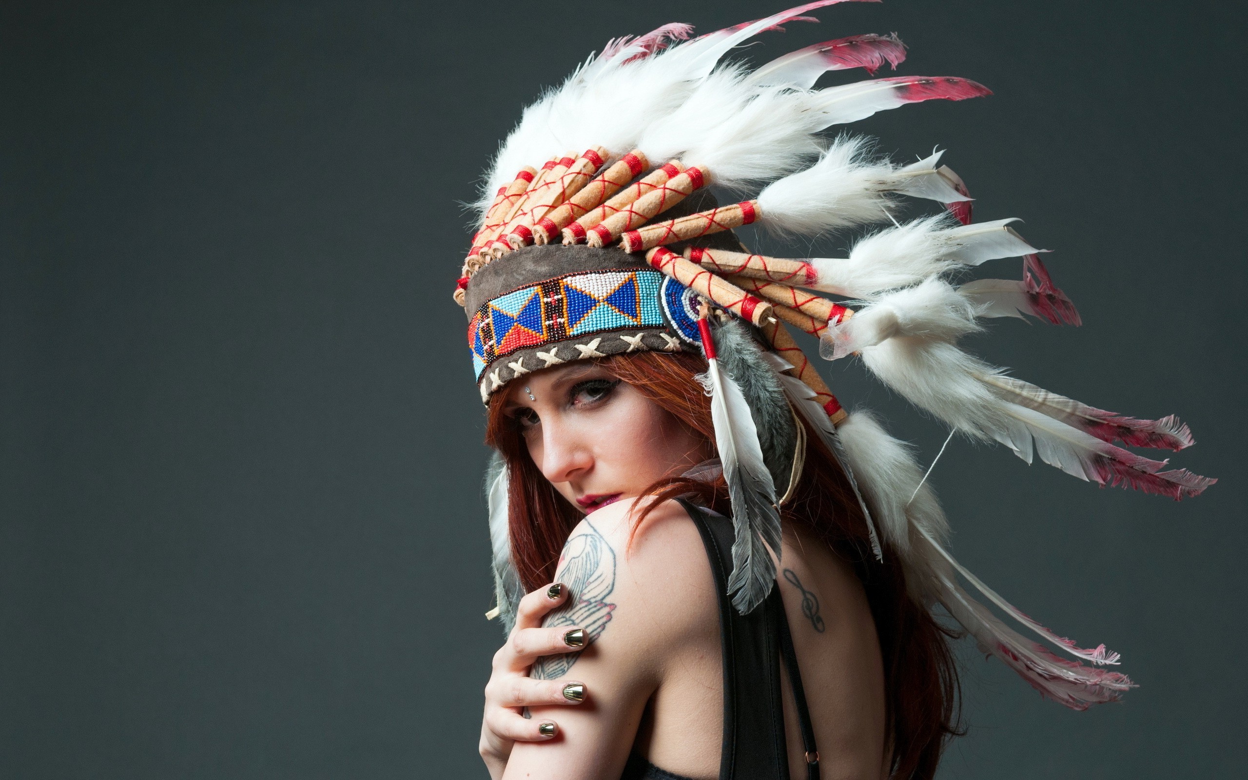 fondo de pantalla de mujer india,pluma,fuente,cabeza,peinado,moda