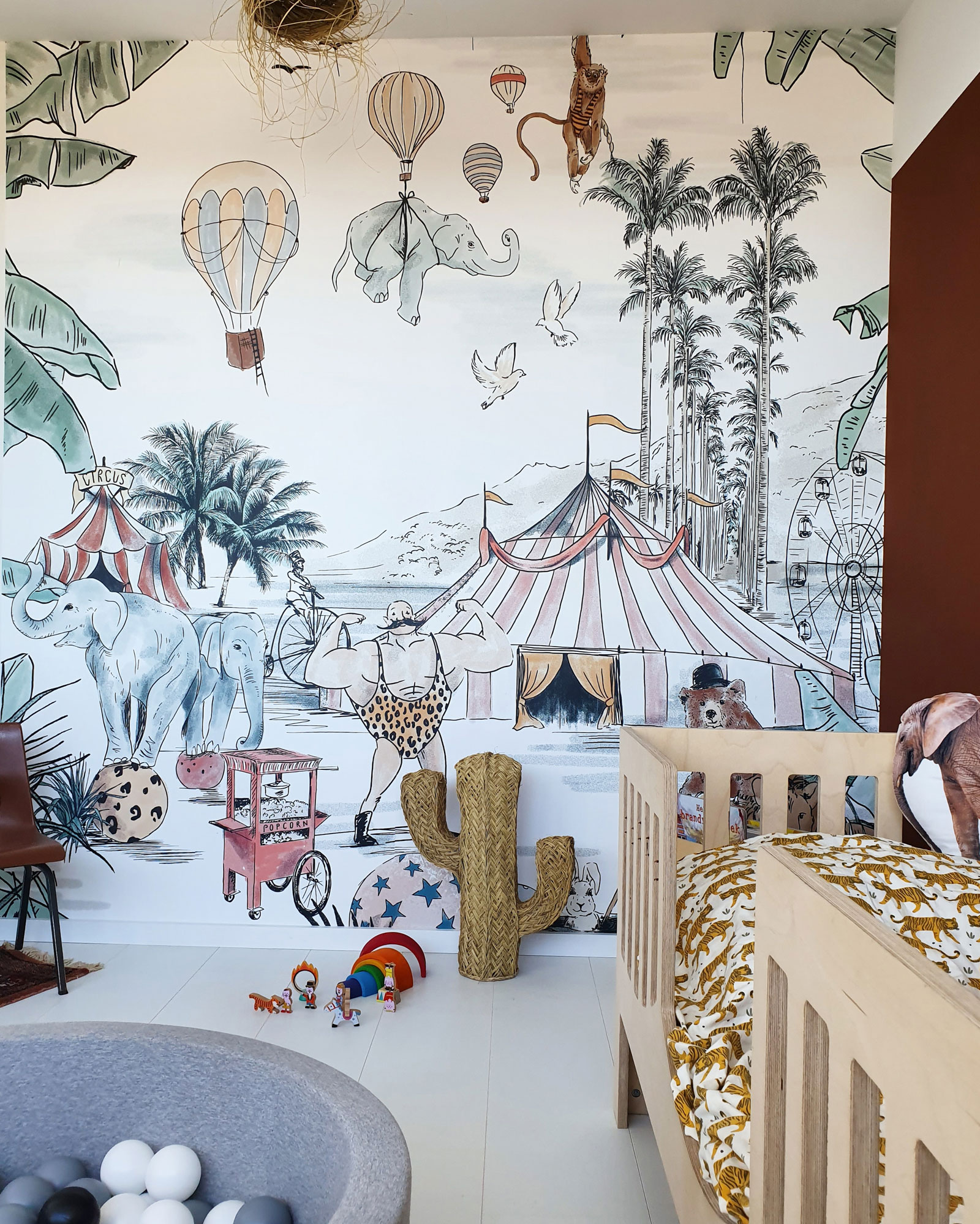 サーカスの壁紙 ルーム 壁紙 壁 インテリア デザイン 設計 Wallpaperuse