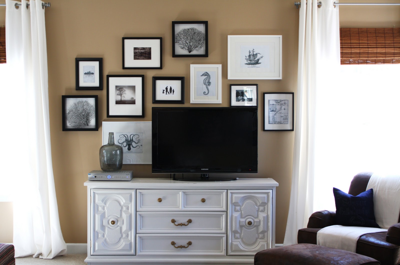 wallpaper behind tv,furniture,room,interior design,property,living room