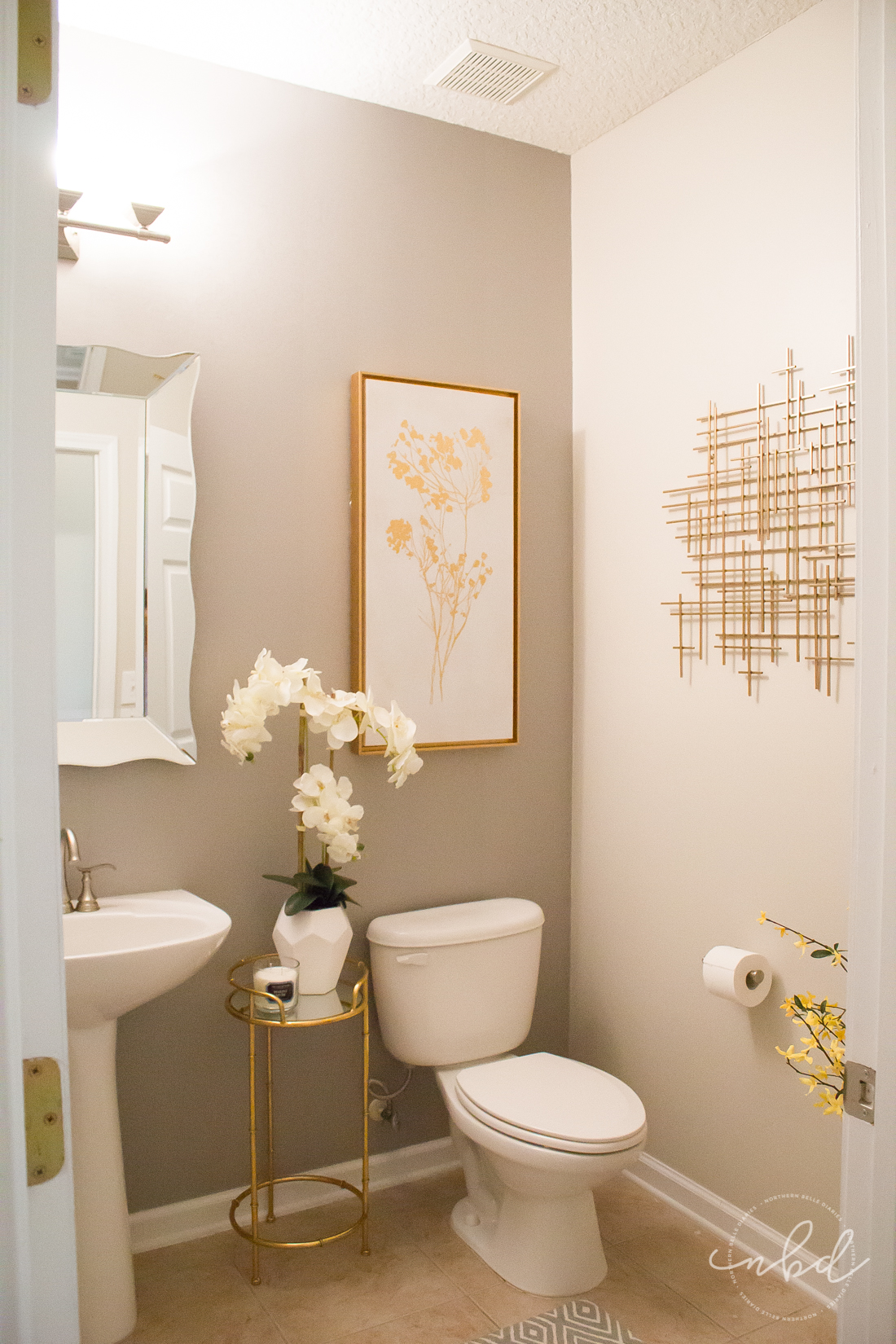 bathroom wallpaper,bathroom,room,toilet,property,interior design