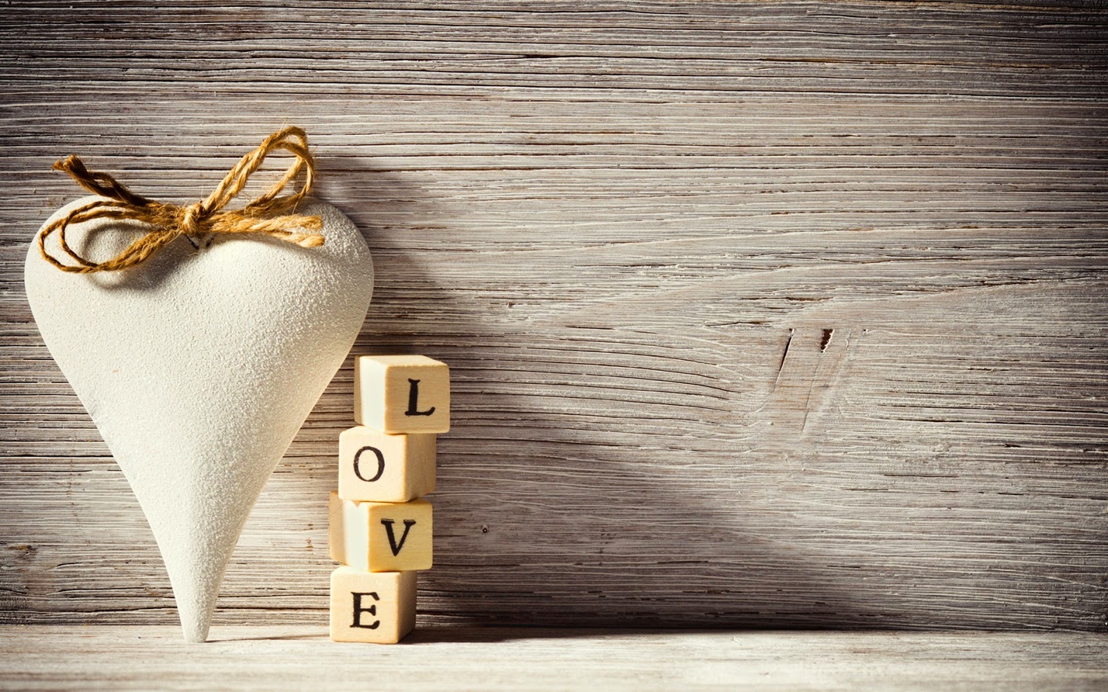 full hd love wallpaper,liebe,text,holz,herz,stillleben fotografie