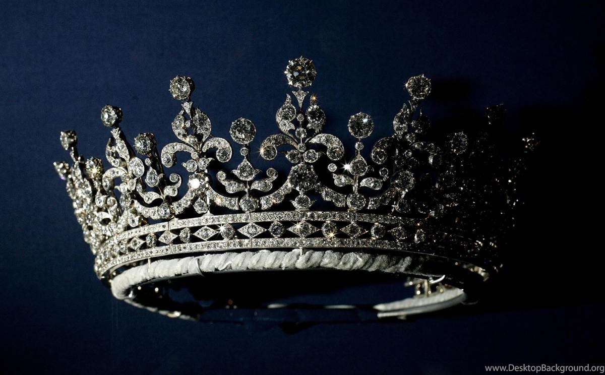 corona de papel tapiz,fuente,corona,tiara,sombrerería,fotografía de naturaleza muerta
