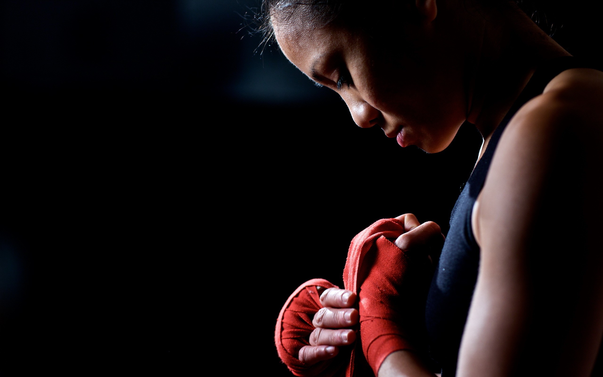 fitness mädchen wallpaper,rot,hand,menschlicher körper,fotografie,fleisch