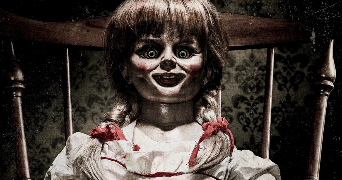 annabelle wallpaper,ficción,personaje de ficción,zombi,niño,sonrisa