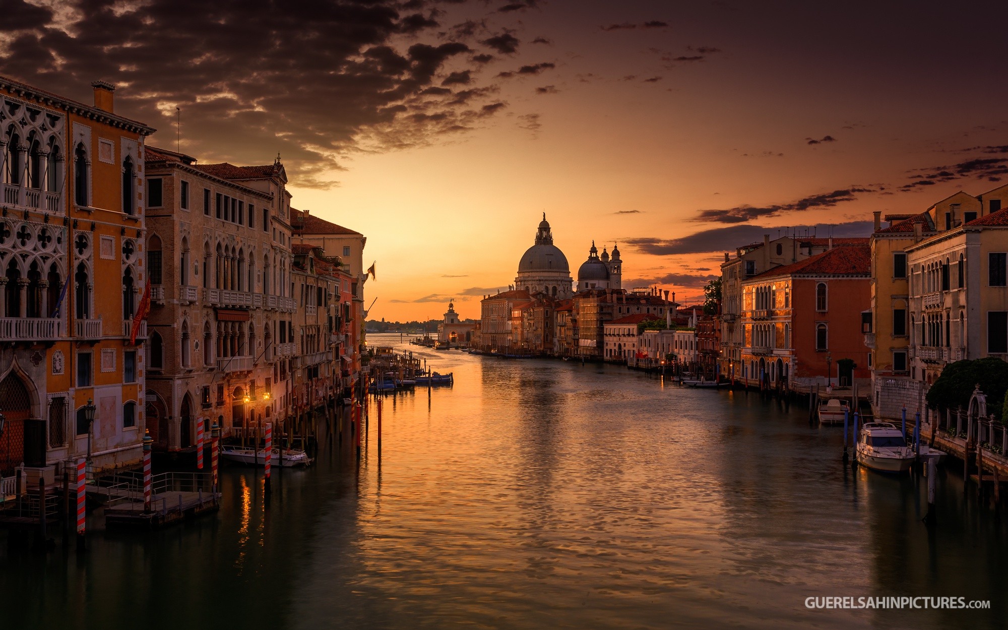 carta da parati venezia,corso d'acqua,canale,cielo,corpo d'acqua,acqua