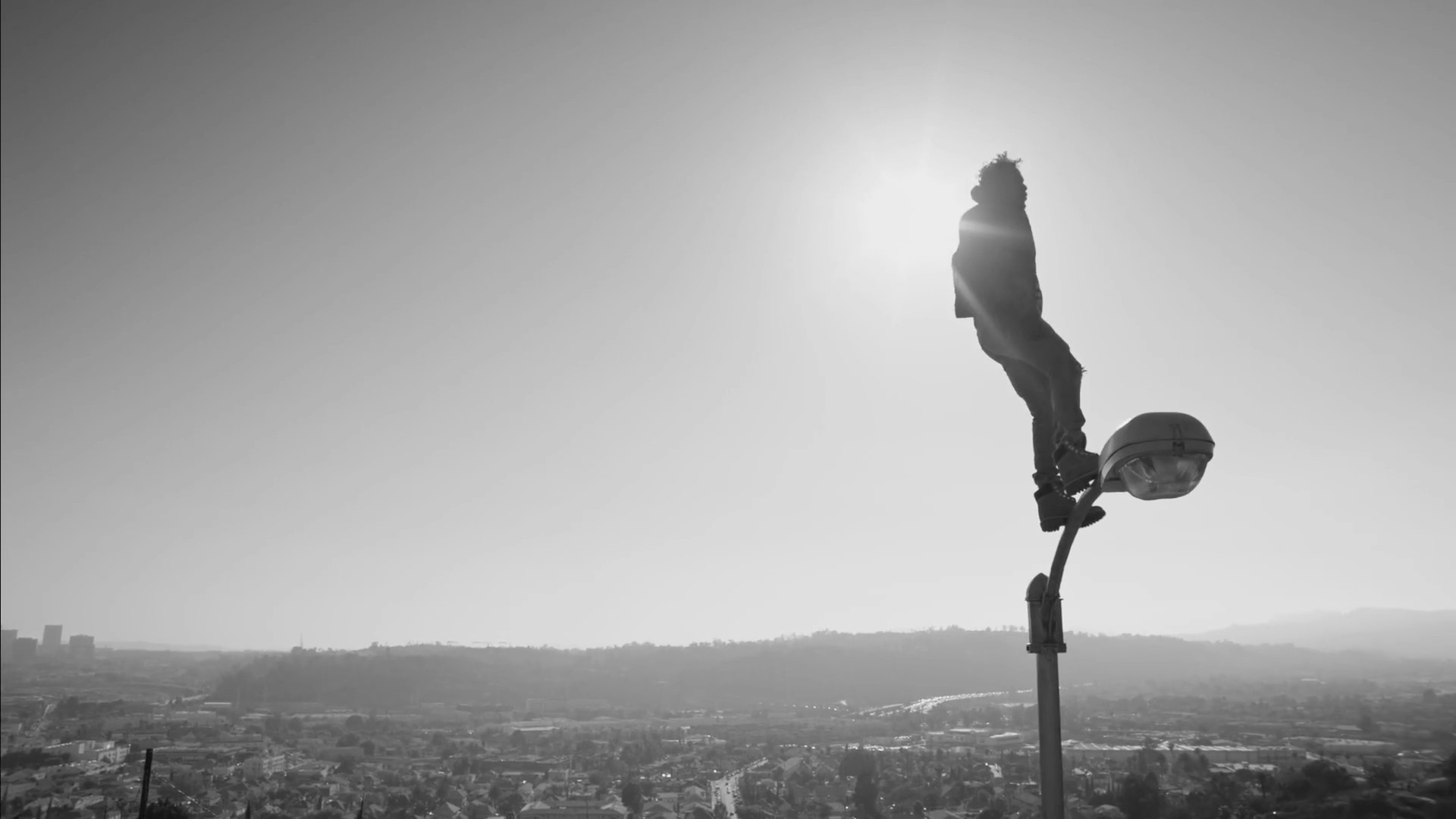 sfondo di kendrick lamar per iphone,nero,monocromatico,fotografia in bianco e nero,bianco e nero,cielo