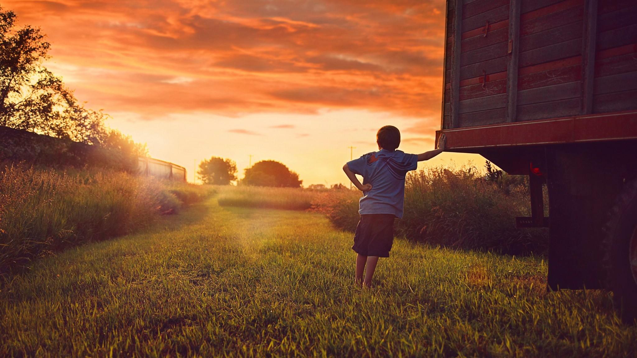 waiting wallpaper,people in nature,sky,sunlight,light,natural landscape