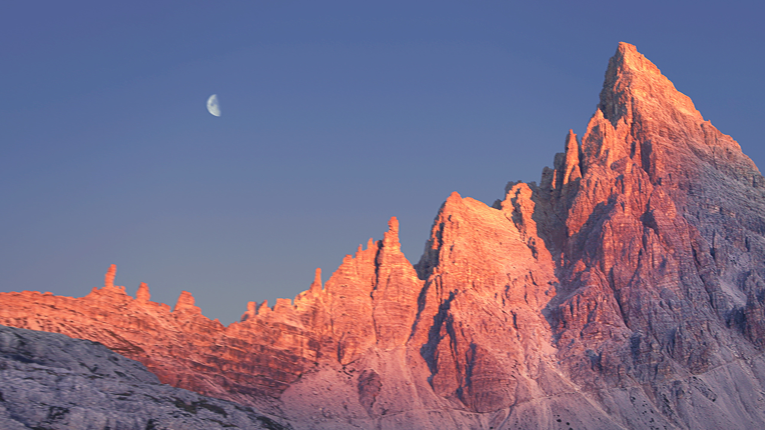 mac os wallpaper 4k,moon,mountainous landforms,sky,mountain,mountain range