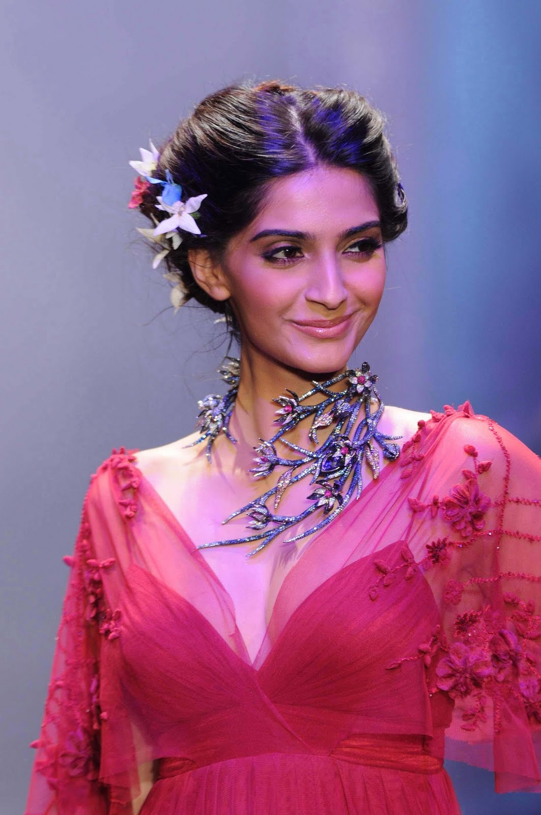 sonam kapoor wallpaper,hair,hairstyle,fashion model,beauty,pink