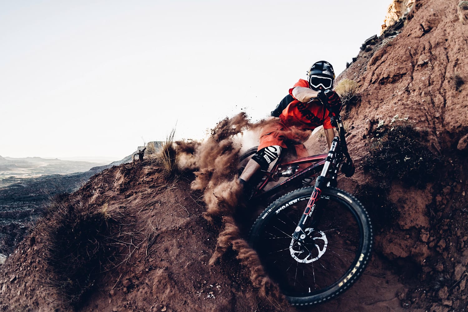 fond d'écran de descente,véhicule terrestre,véhicule,vtt de descente,vélo de montagne,vélo de montagne