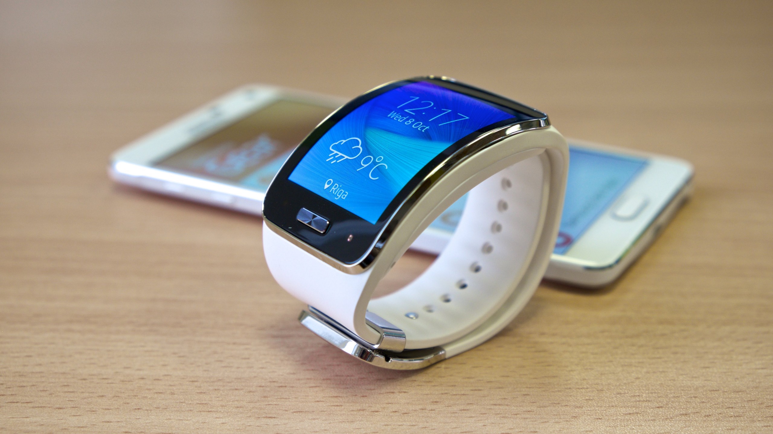 smartwatch wallpaper,gadget,watch,mobile phone,watch phone,portable communications device