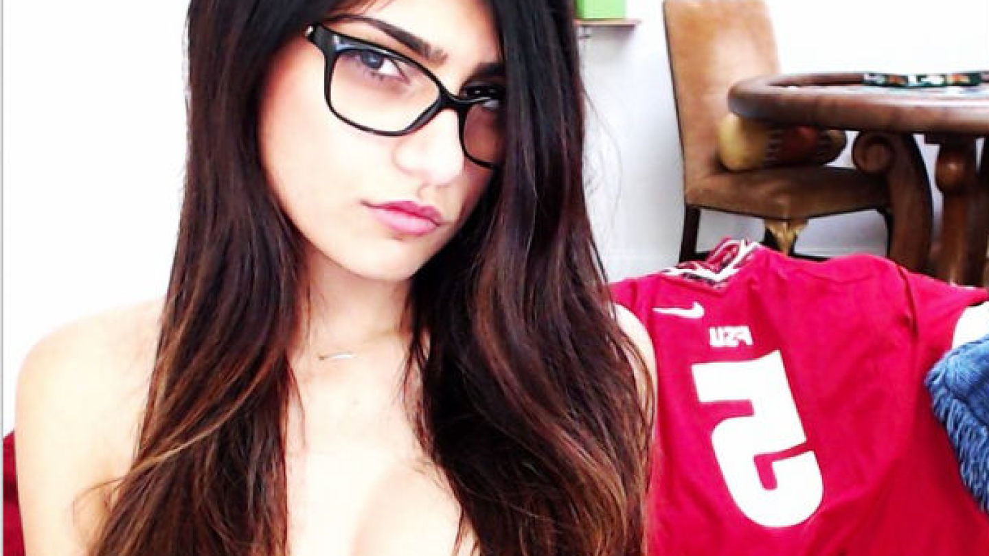 sfondo di mia khalifa,occhiali,capelli,bicchieri,labbro,capelli castani