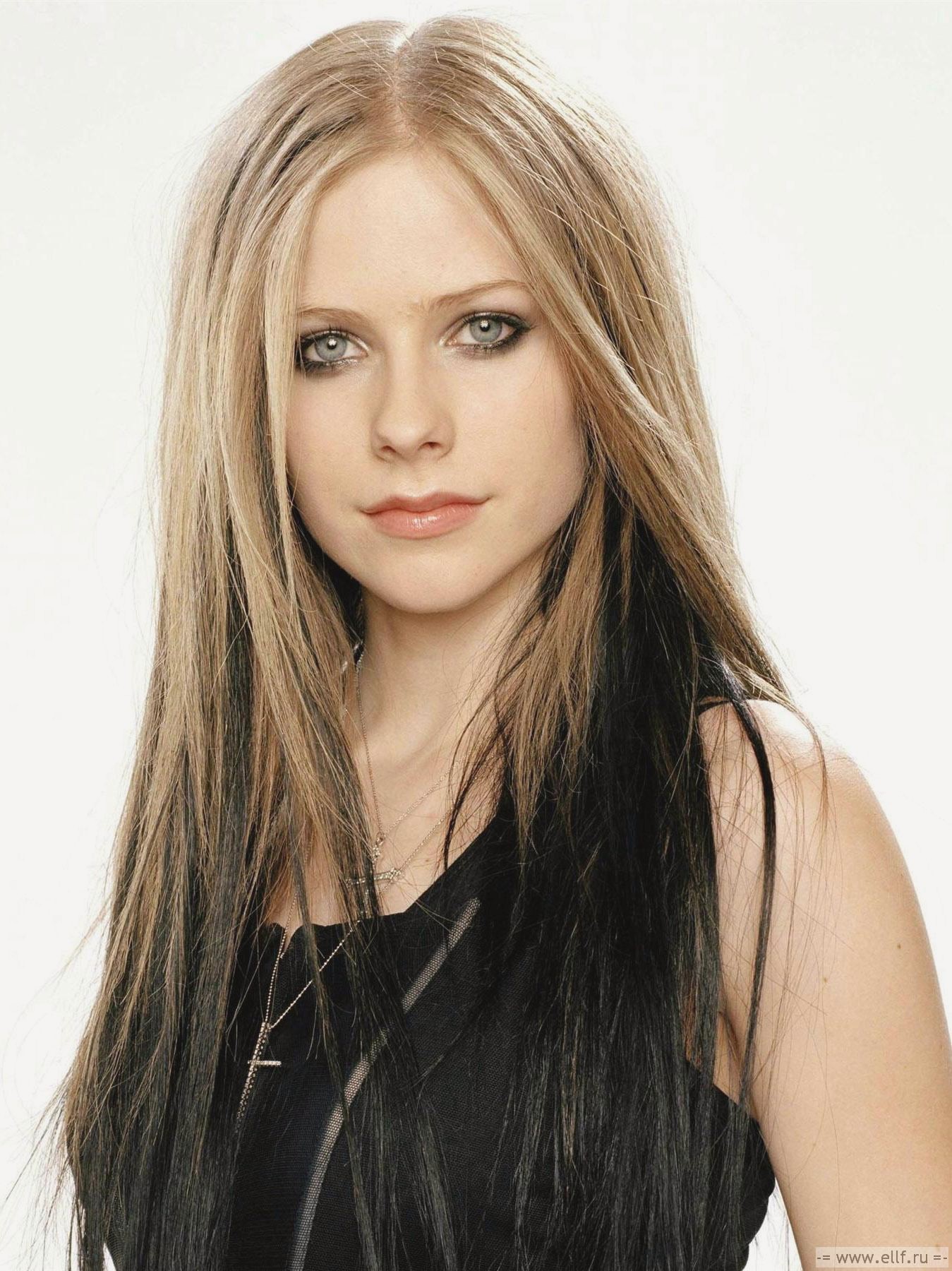 avril lavigne wallpaper,hair,face,blond,hairstyle,eyebrow