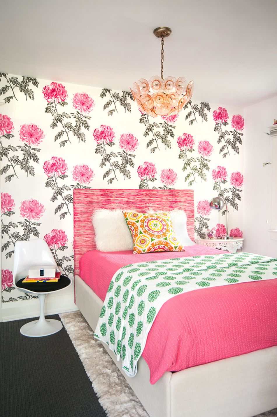 wallpaper dinding kamar tidur romantis,bedroom,bed,room,furniture,pink