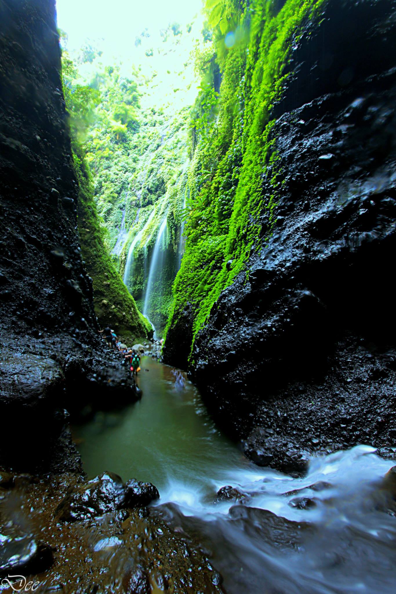 wallpaper air terjun,water resources,natural landscape,nature,body of water,watercourse