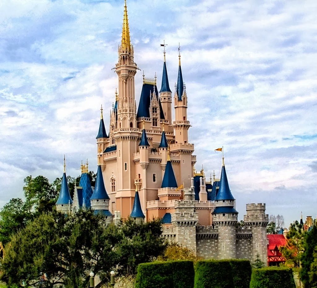 disney castillo fondo de pantalla,el mundo de walt disney,parque de atracciones,aguja,castillo,mundo