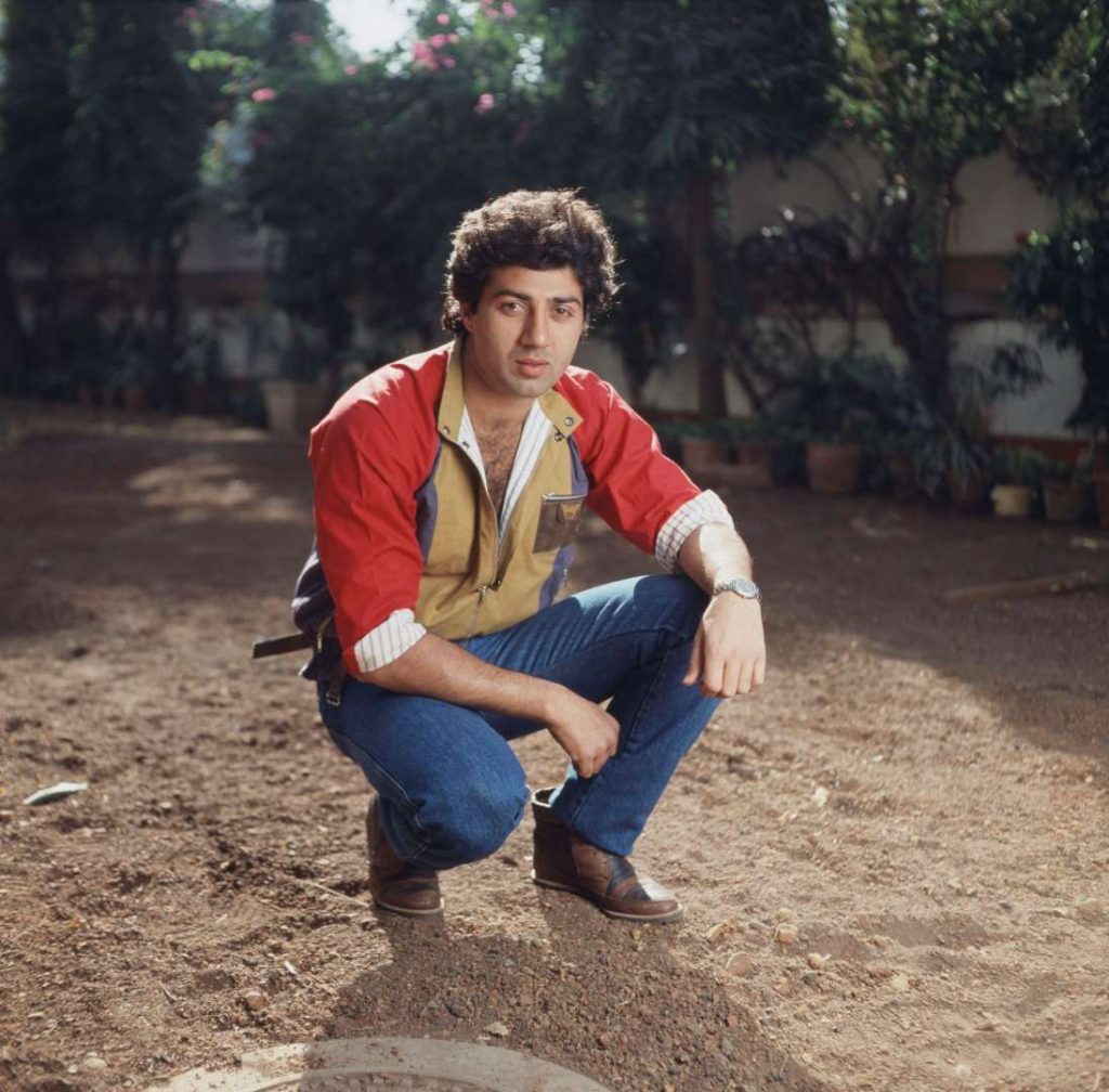 sunny deol wallpaper,sitting,headgear,photography,soil