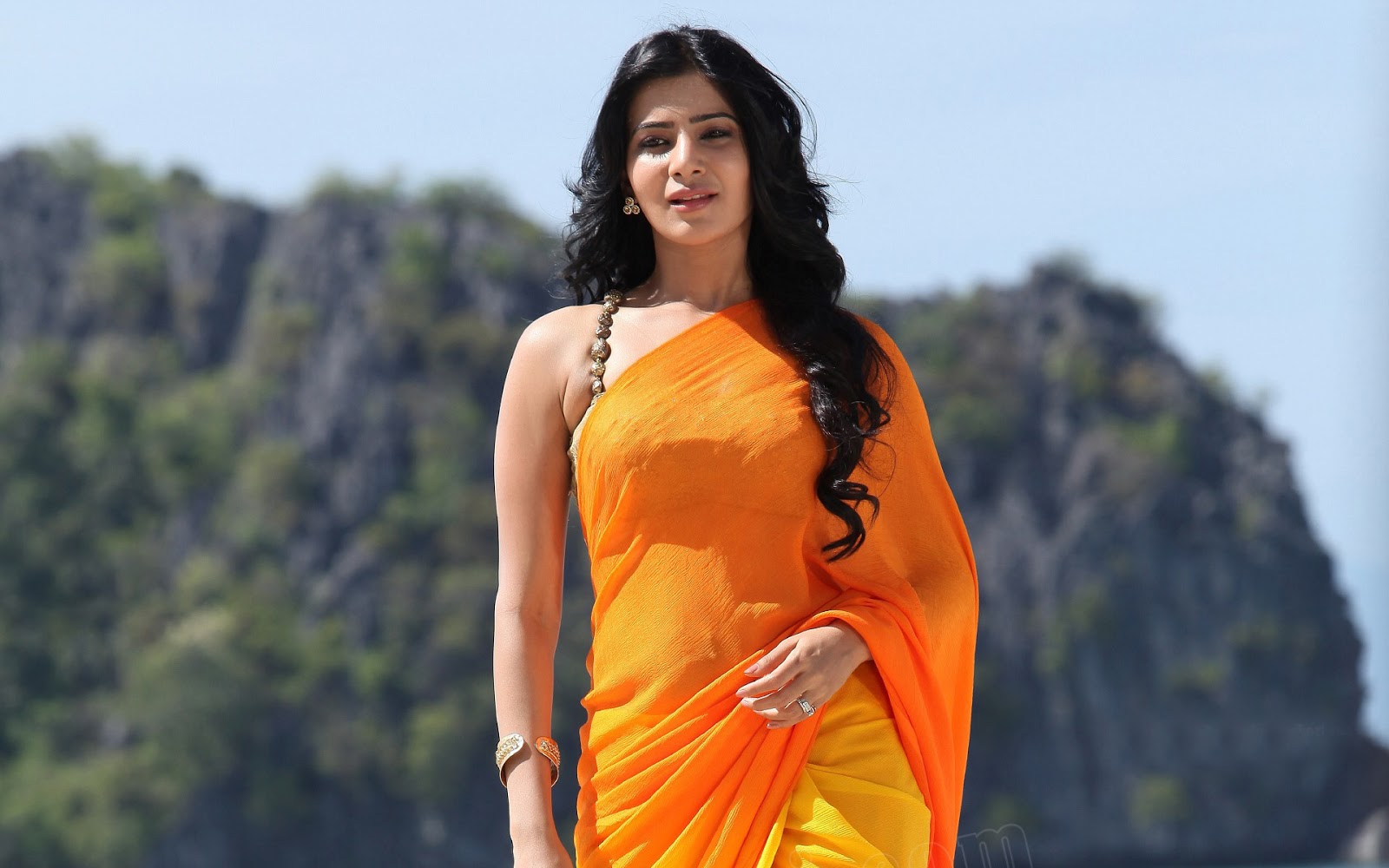 attrice bollywood in saree sfondi hd,sari,capi di abbigliamento,arancia,giallo,addome