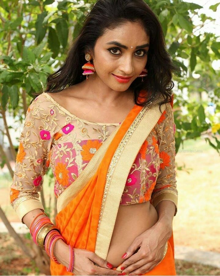bollywood actress in saree hd wallpapers,orange,clothing,abdomen,yellow,sari