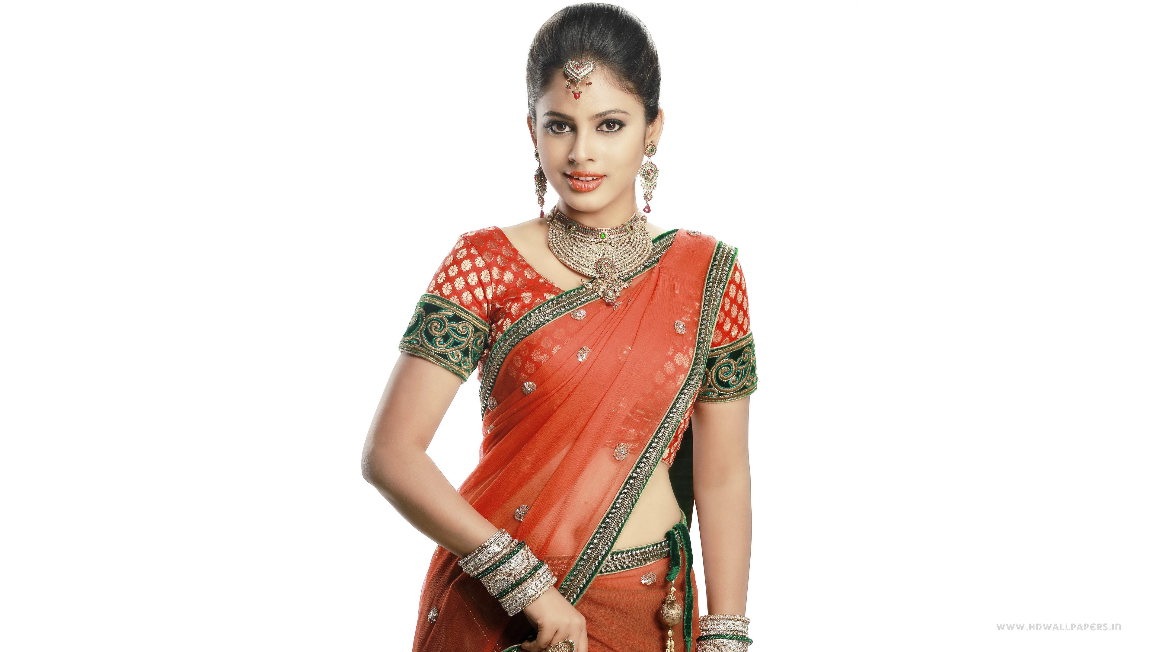 bollywood schauspielerin in saree hd wallpaper,kleidung,orange,sari,abdomen,bluse