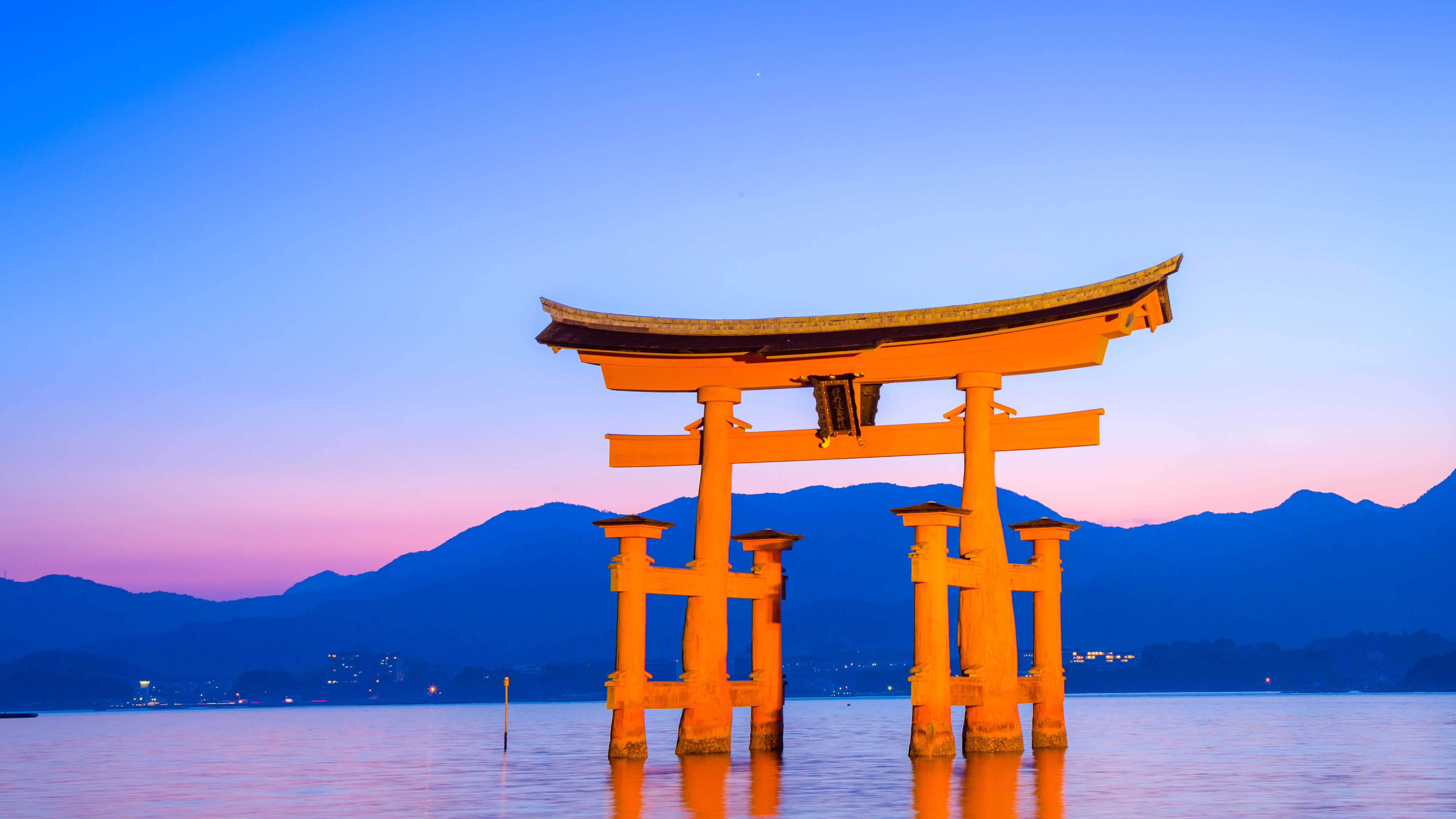 imac 5k wallpaper,torii,shinto shrine,sky,water,temple