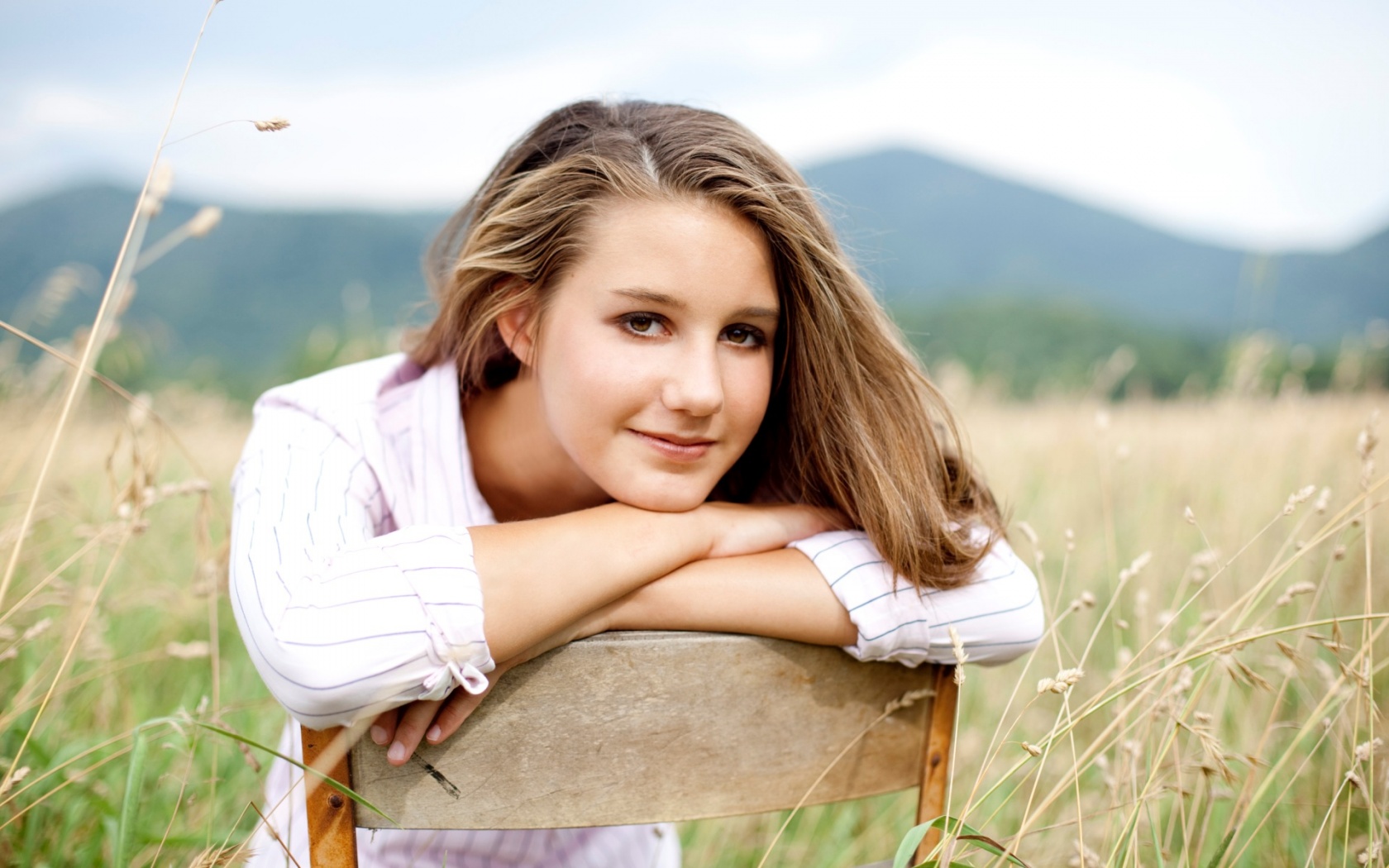 belle fille fond d'écran,beauté,herbe,heureux,blond,sourire