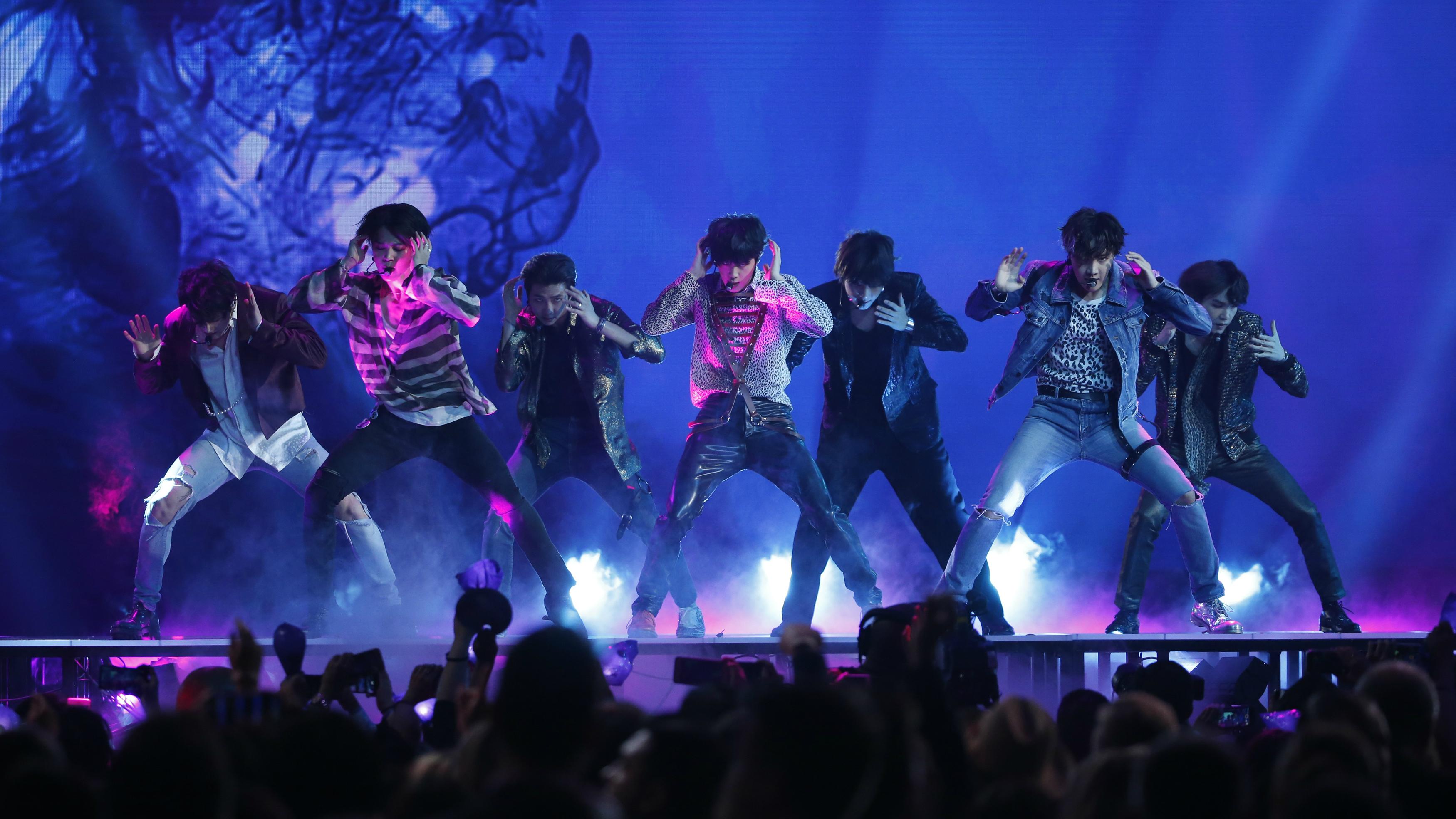 kpop live wallpaper,actuación,entretenimiento,escenario,concierto,evento