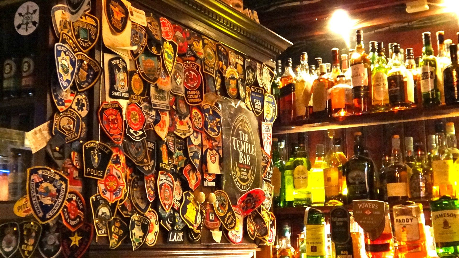 pub wallpapers design,alcohol,liqueur,bar,distilled beverage,drink
