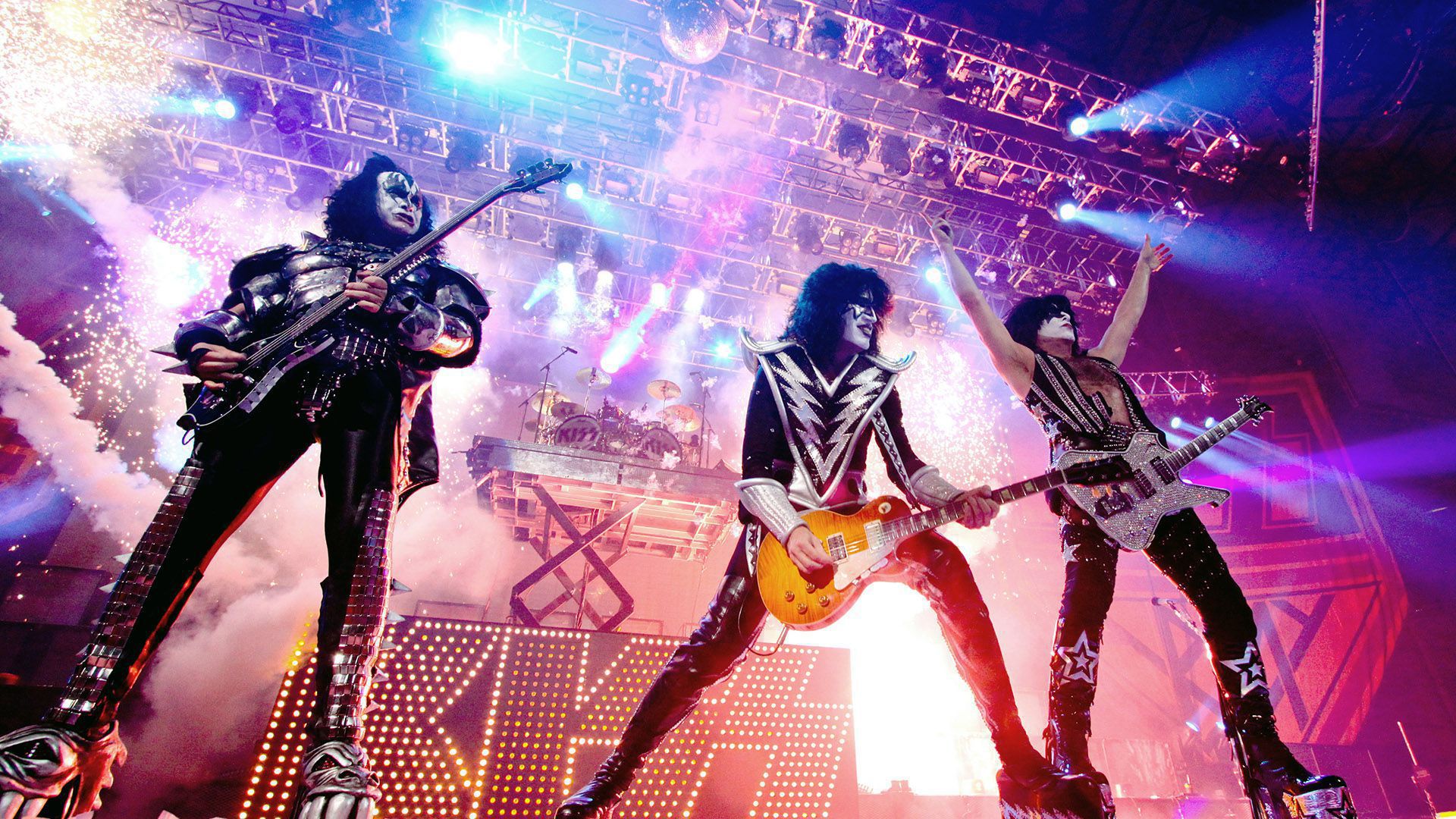 kiss wallpaper images,performance,entertainment,performing arts,rock concert,musician