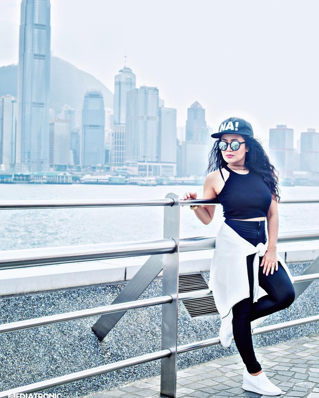 neha kakkar tapete,straßenmode,schuhwerk,mode,schuh,strumpfhose