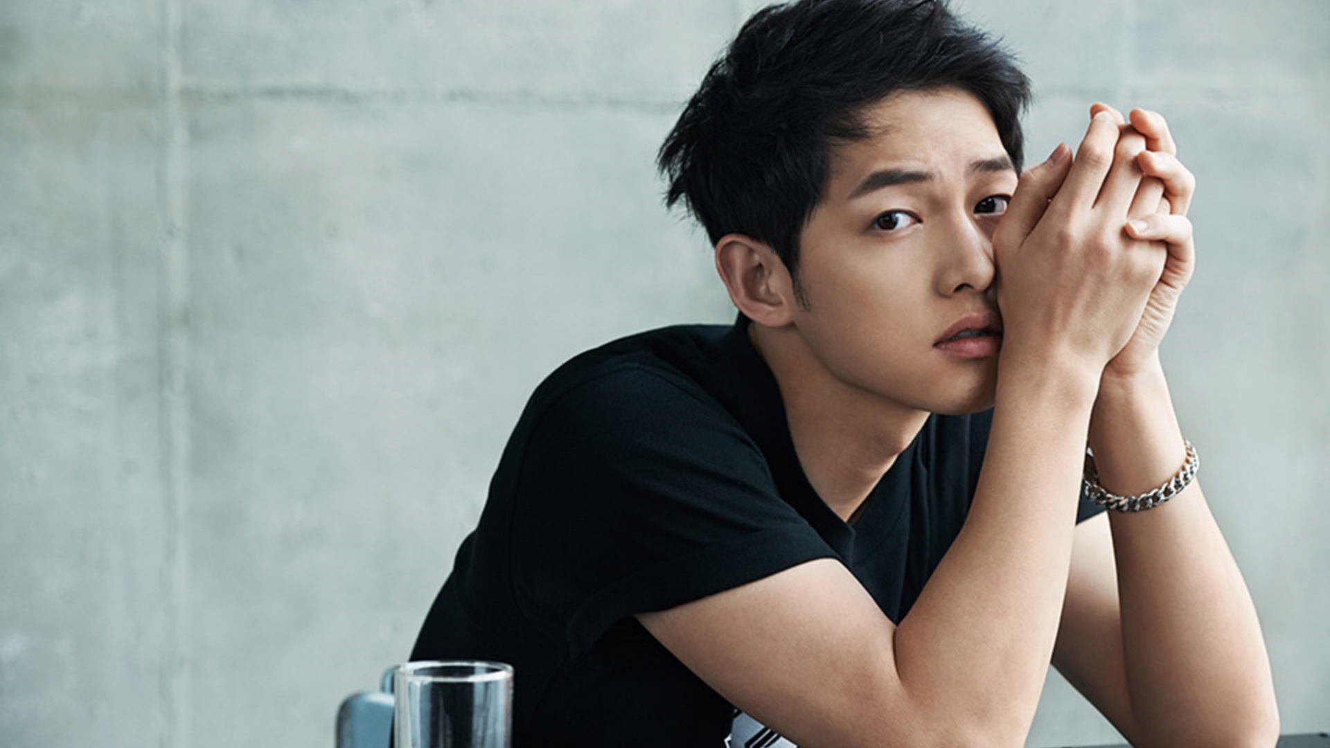 lied joong ki wallpaper,schwarzes haar,stirn,fotografie,sänger,geste