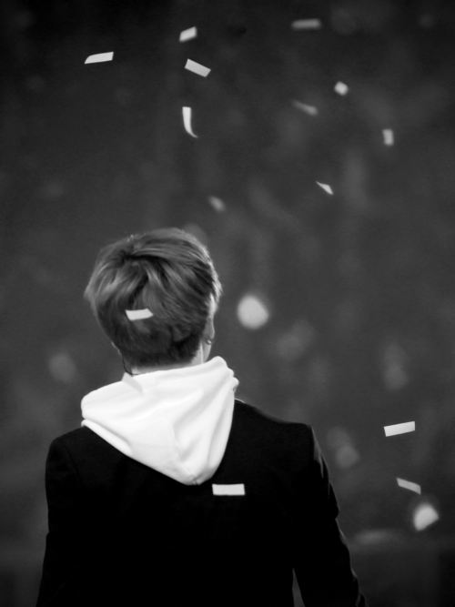 bts tumblr wallpaper,white,black,photograph,black and white,monochrome photography