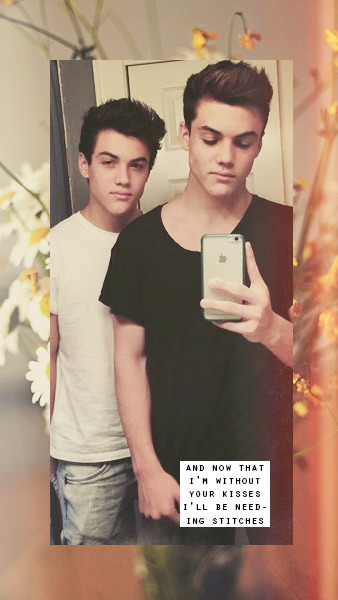 fondos de pantalla de dolan twins,selfie,frio,fotografía,gafas,camiseta